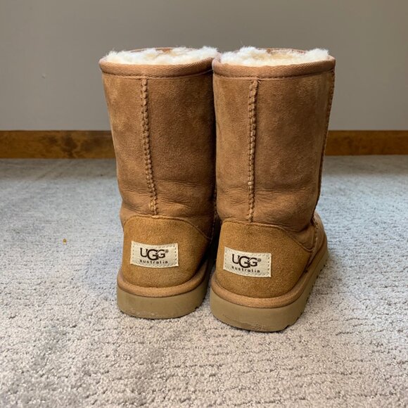 UGG K Classic Short Boot Size 5 - Picture 3 of 4